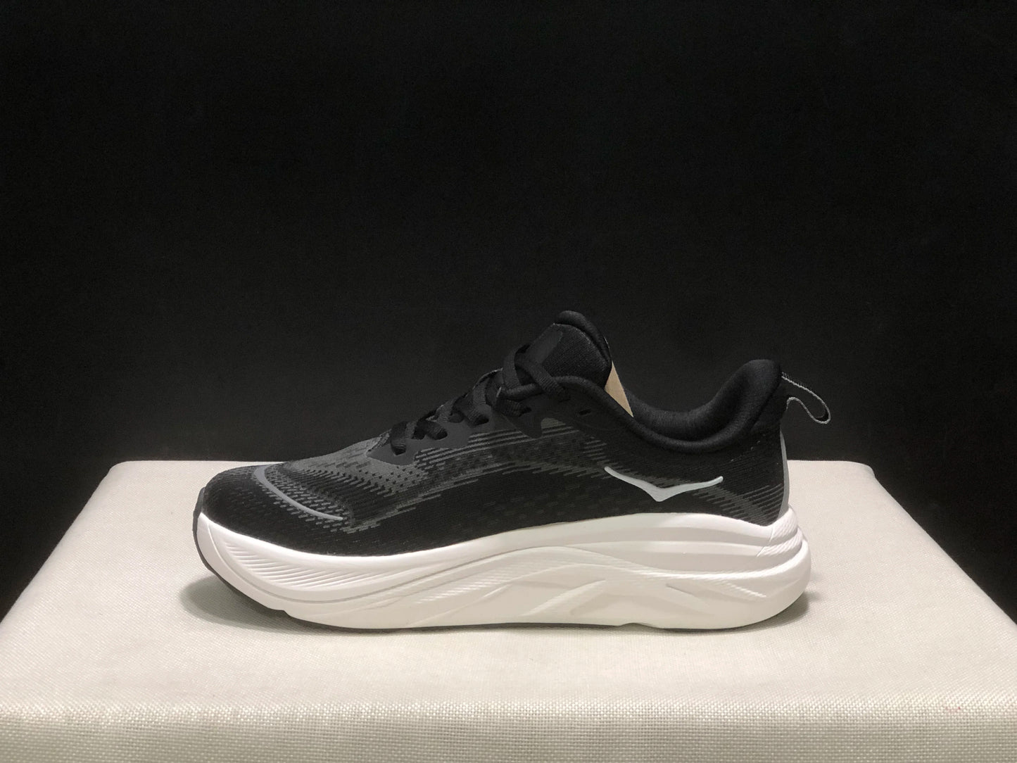 NOKA ONE ONE SKYFLOW Men/Women Sports Shoes Anti-slip Breathable, Running