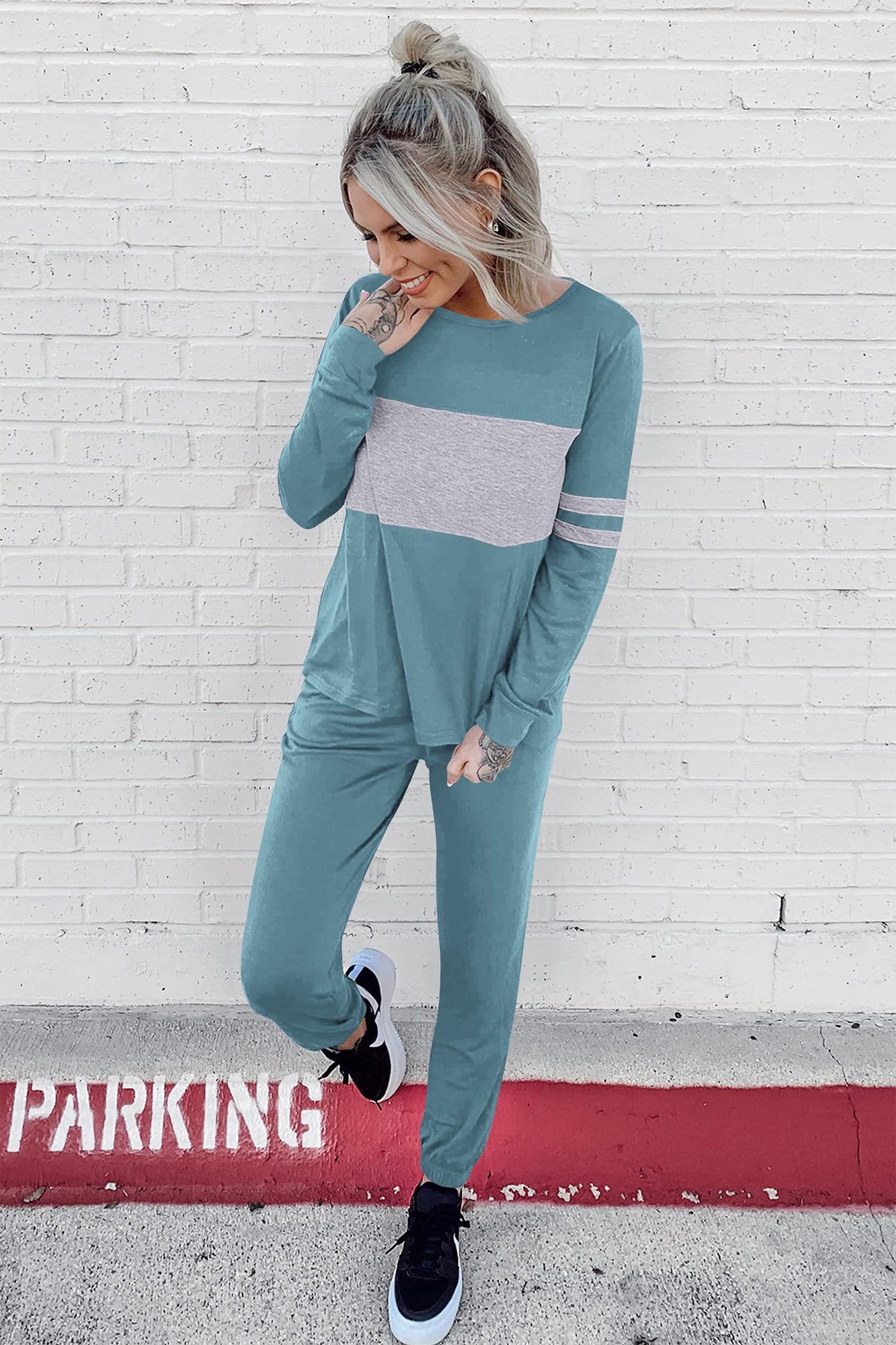 PRETTYGARDEN Womens 2 Piece Sets 2025 Long Sleeve Tops High Waisted Sweatpants Lounge Set Fall Fashion Travel Outfits(Blue,X-Large)